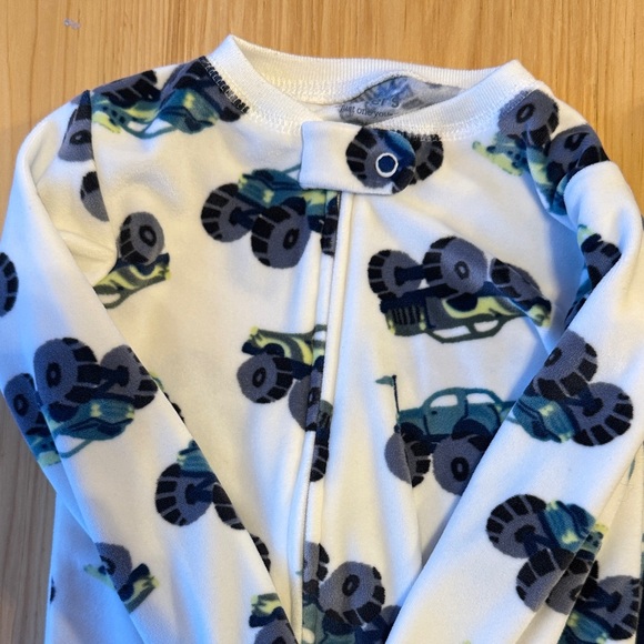 Carter's footed PJs construction theme - Picture 4 of 6